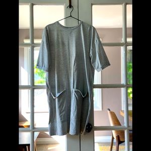 ASOS. grey jersey shirt dress. size 6. slouchy pocket detail.